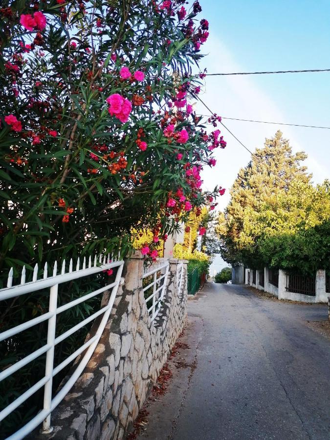 Apartmani Ljubica Utjeha Exterior photo
