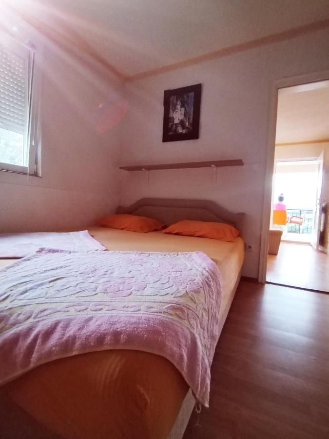 Apartmani Ljubica Utjeha Exterior photo