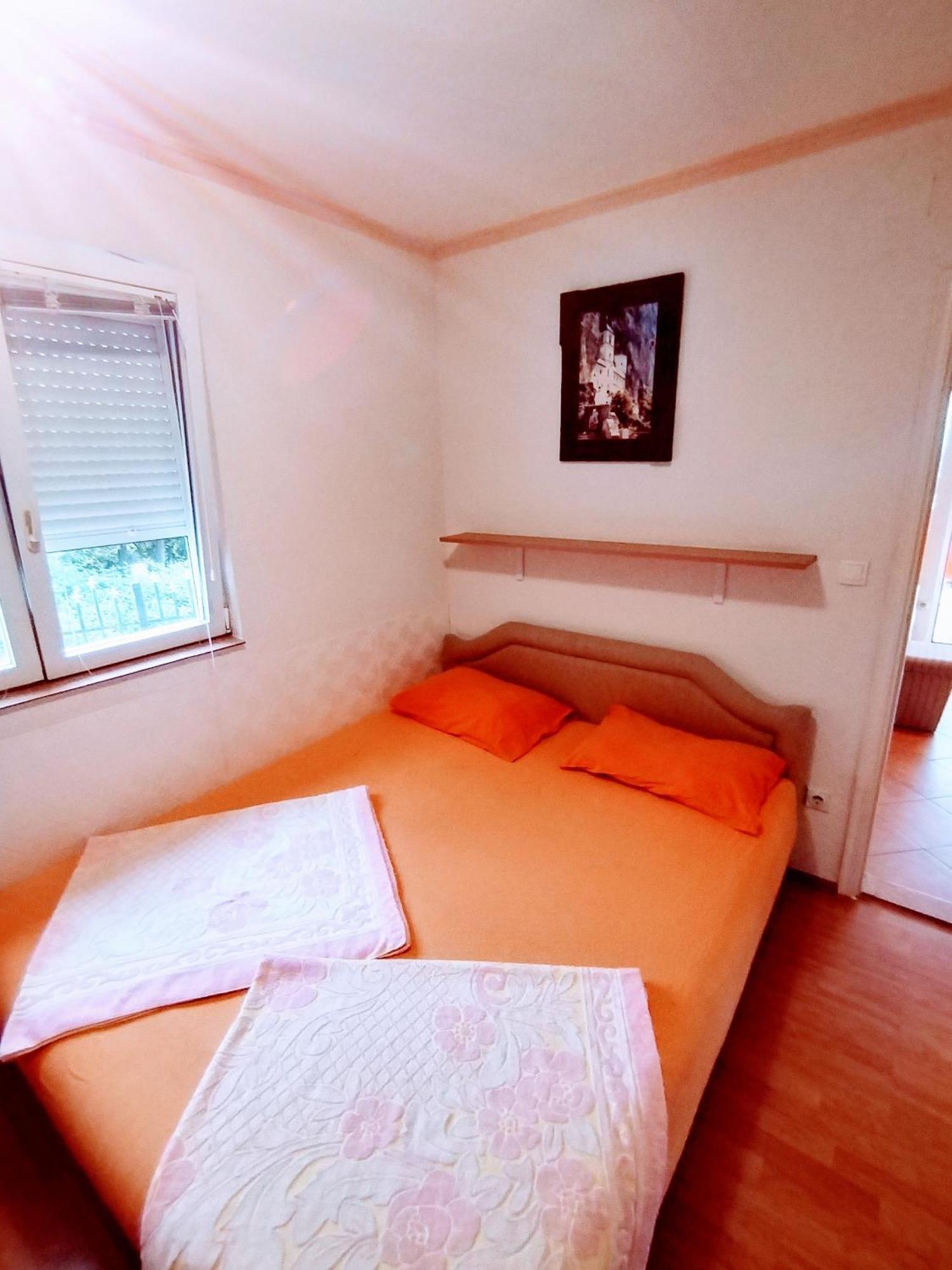 Apartmani Ljubica Utjeha Exterior photo